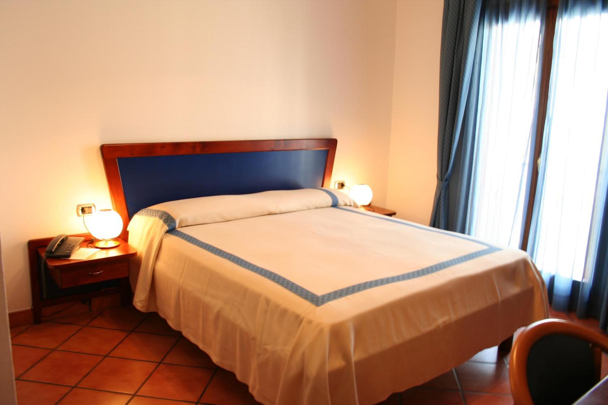 Hotel Locanda Dei Trecento Sapri Exterior photo